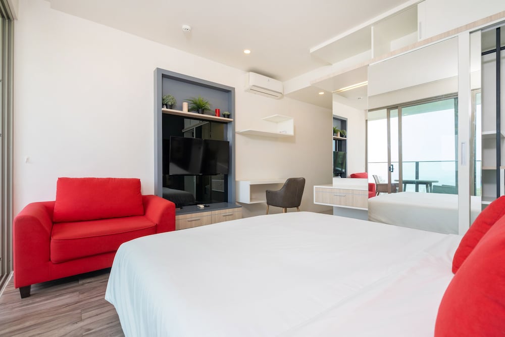 Sea View Suite C64 In Oceana Near Beach