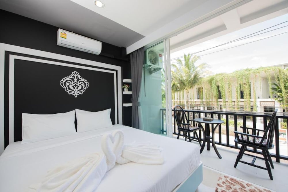 Hotel Vacation Time House