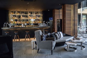 Glam Habitat Hotel