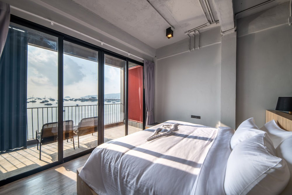 Hotel Arch39 Phuket Beach Front