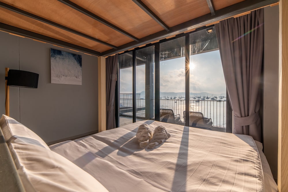 Arch39 Phuket Beach Front
