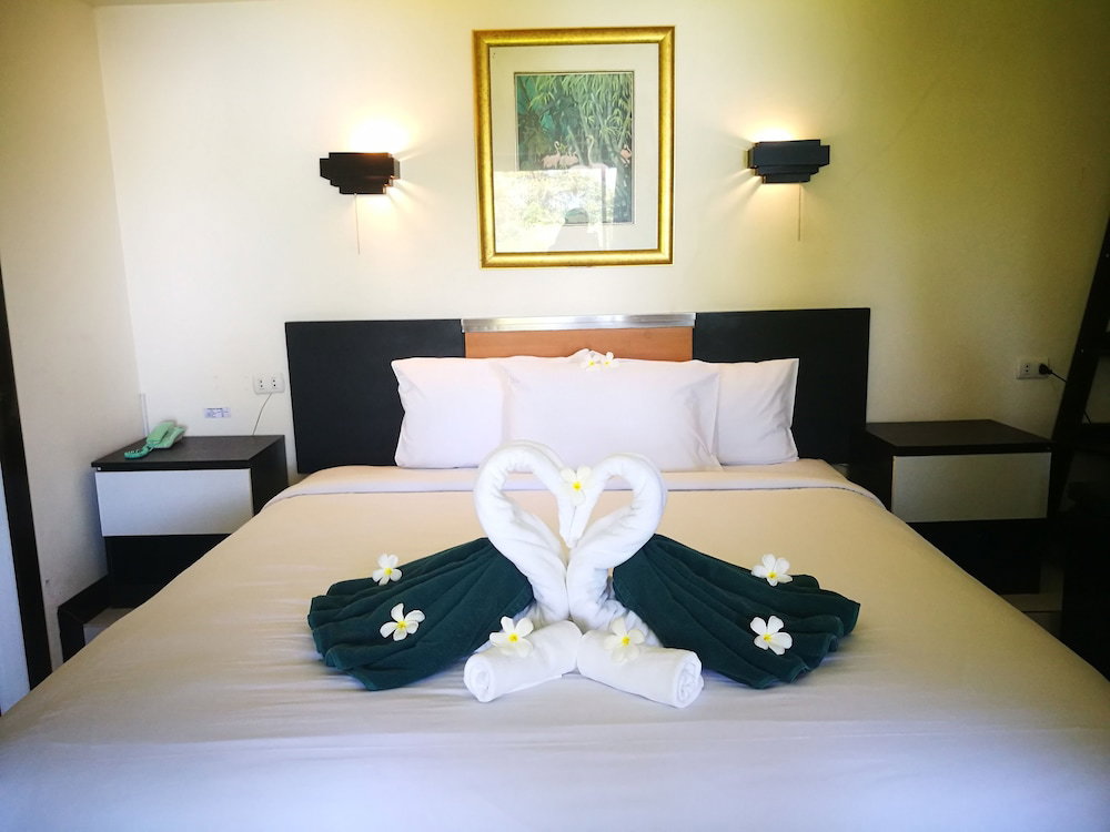 Hotel On The Hill Karon Resort