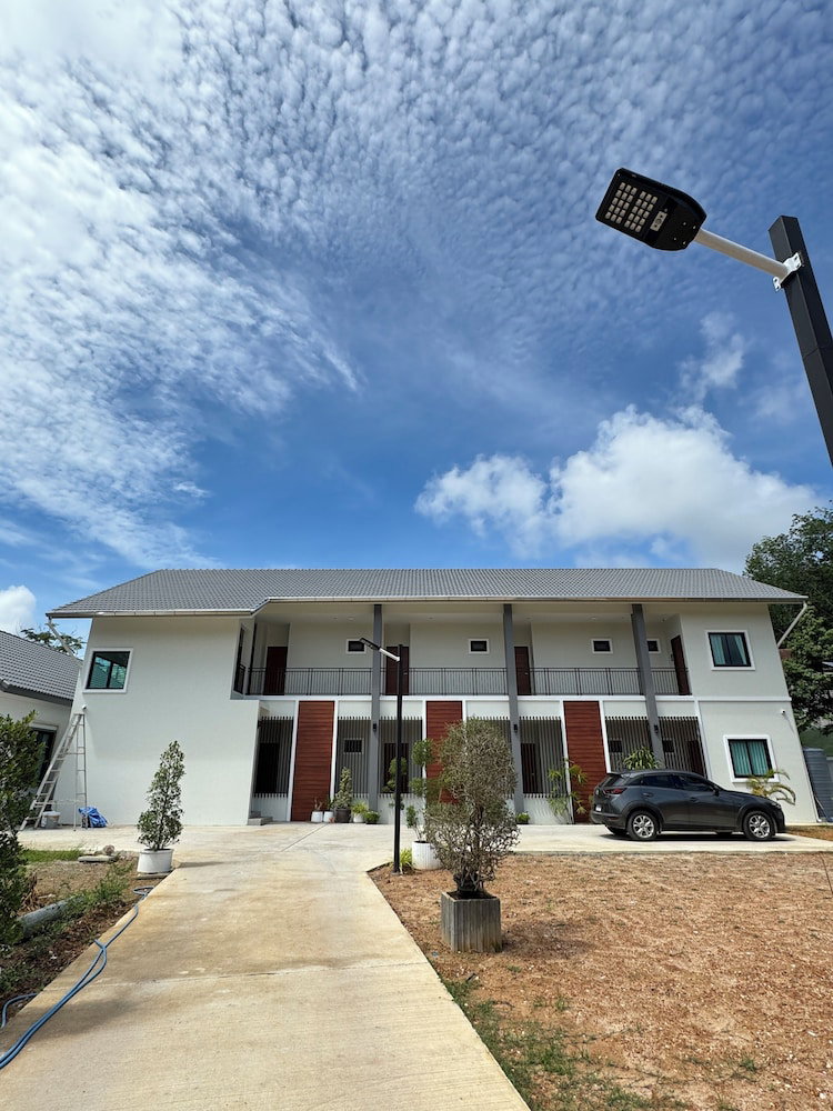 Hotel Lela Home