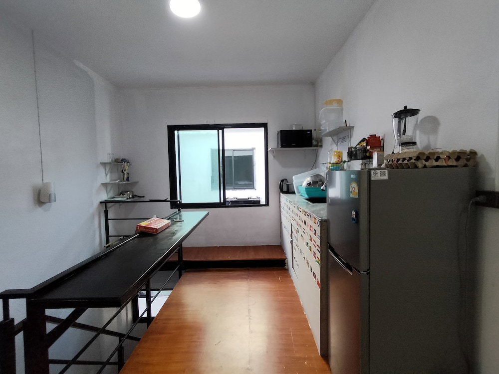 Hotel Den Nest Guest House Krabi