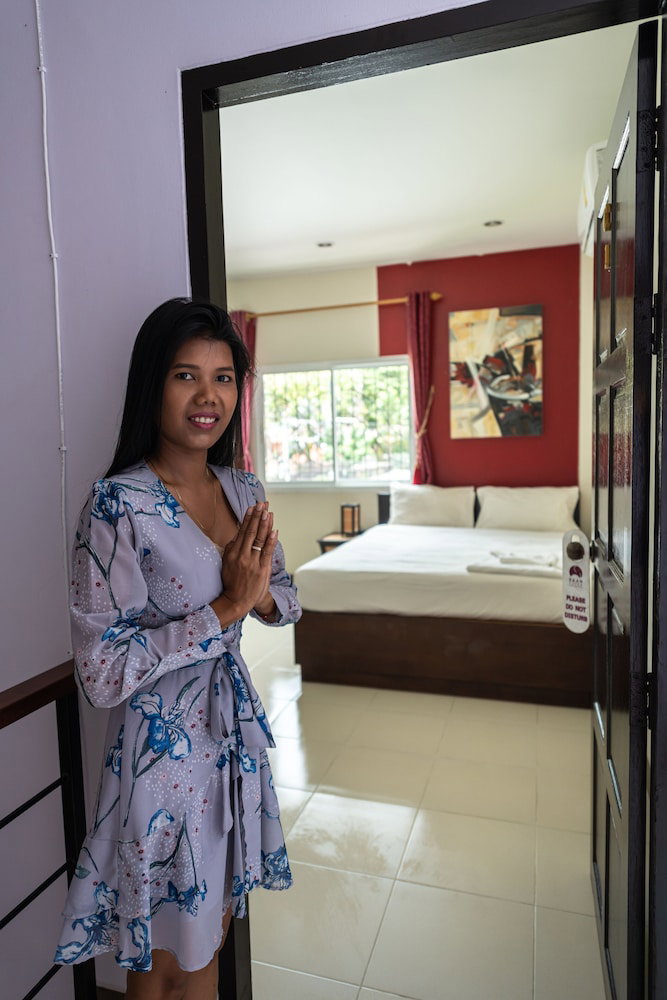 Baan Yuyen Karon Guesthouse