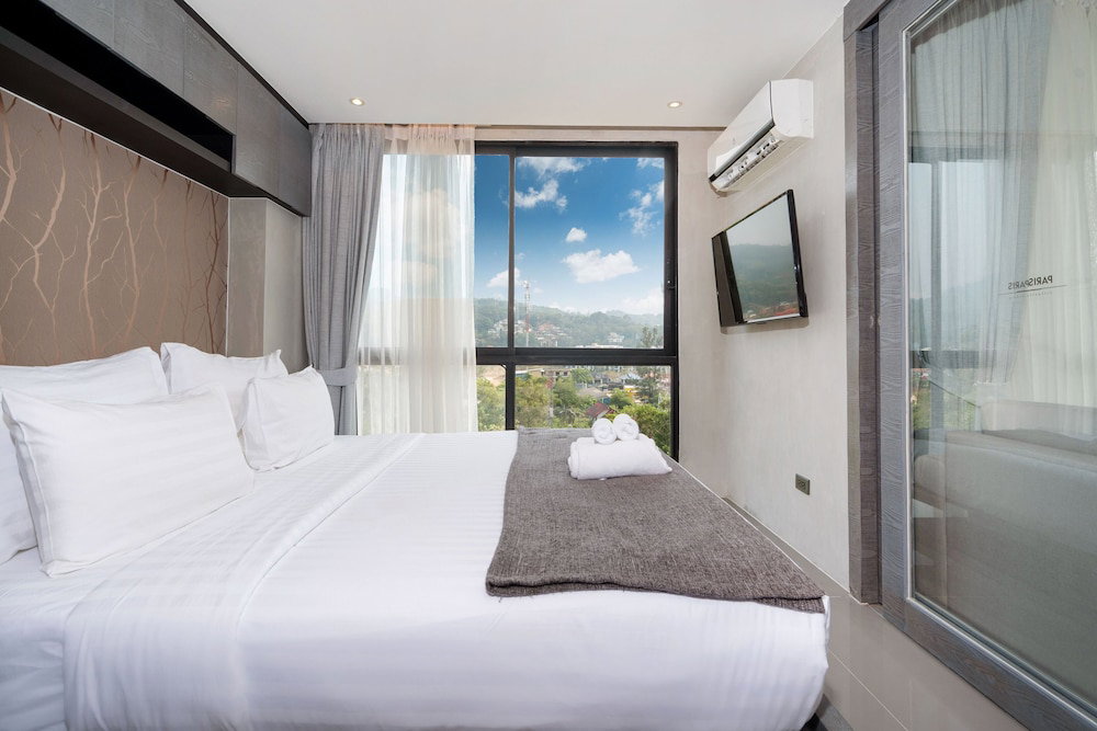 Premier Hill View Suite P708 At Citygate