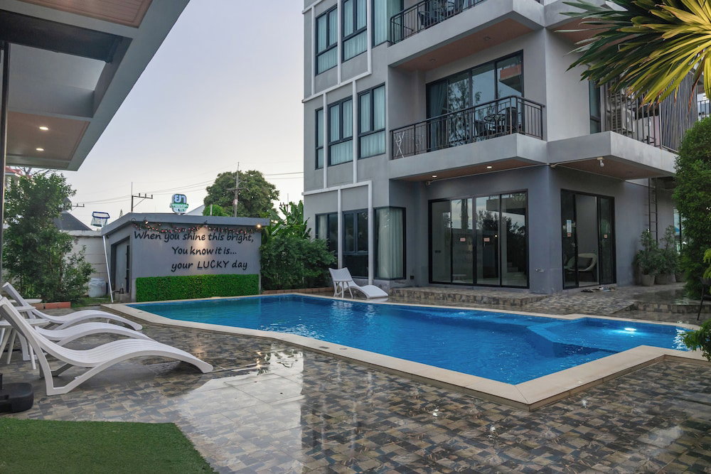 Hotel The Lucky Beach Ao Nang