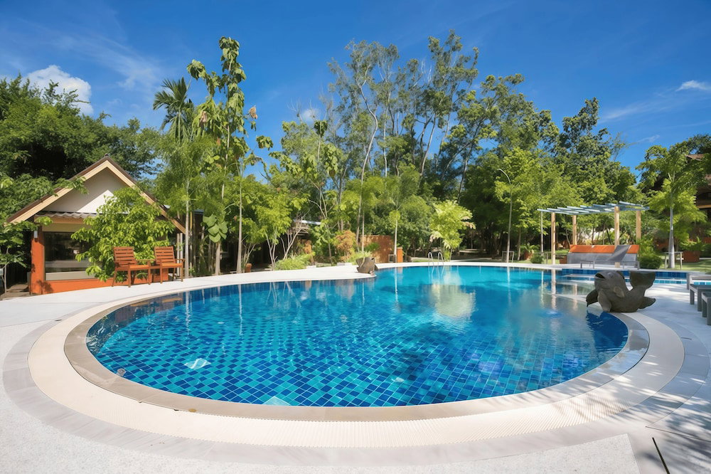 Hotel Oya International Resort Phuket