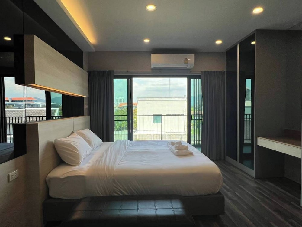 Premier Luxe Hotel