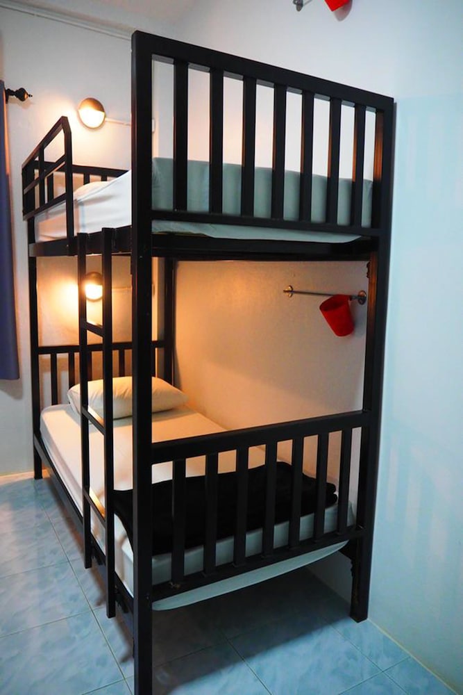 Wayla Hostel - Adults Only