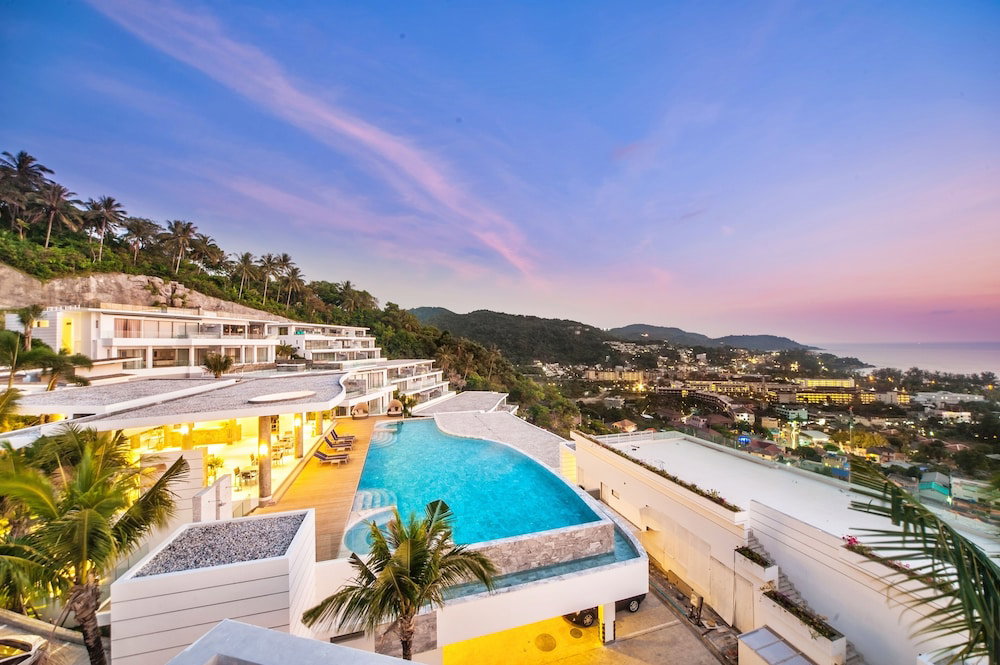 Hotel The View Phuket By Resava