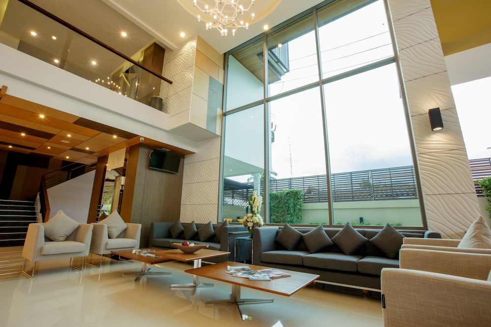 Aqua Resort Phuket - Near Beach And Chalong Pier