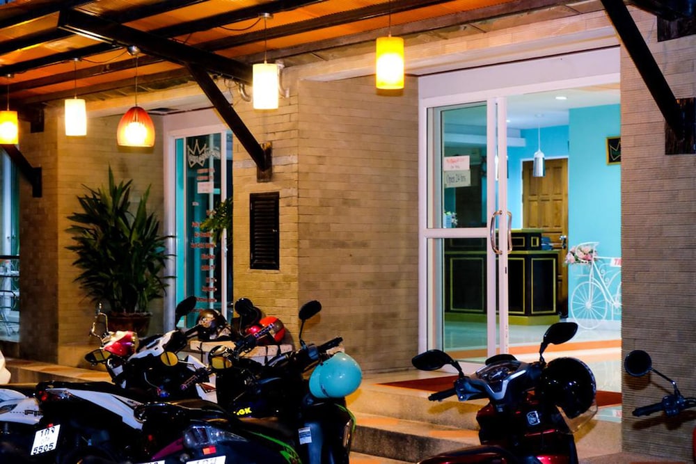 Hotel Raya Rawai Place