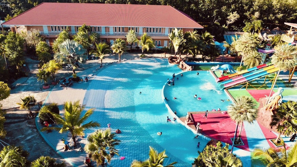 Hotel Trang Oasis Waterpark Hotel