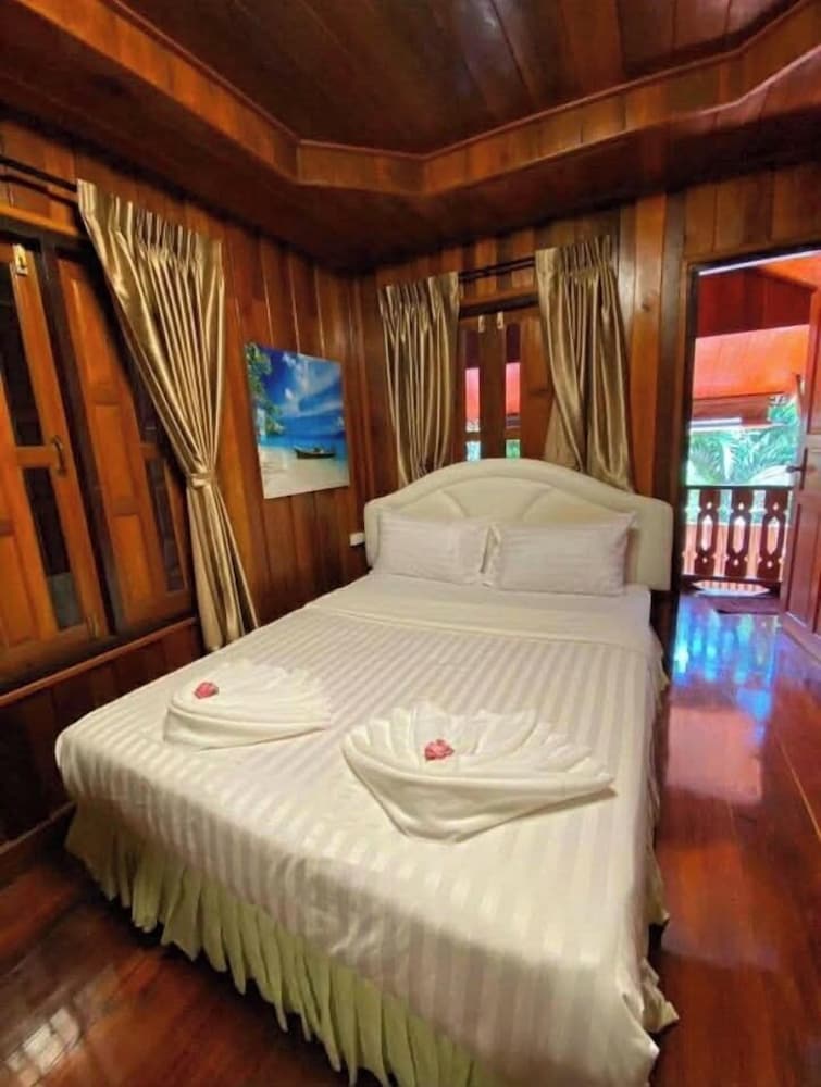 Hotel Ruan Mai Naiyang Beach Resort