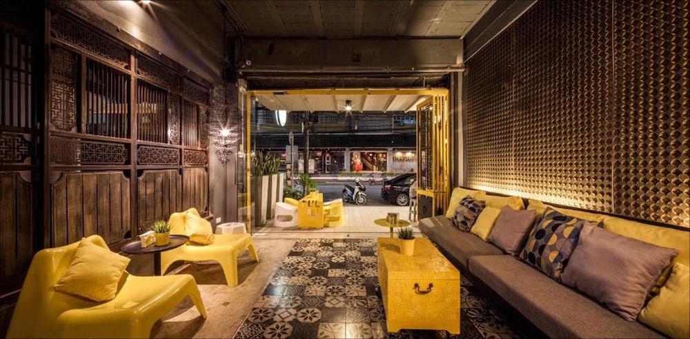 Hotel Fulfill Phuket Hostel