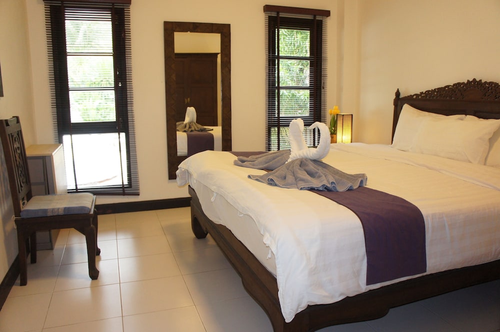 Phuket Gay Home Stay - Caters To Men