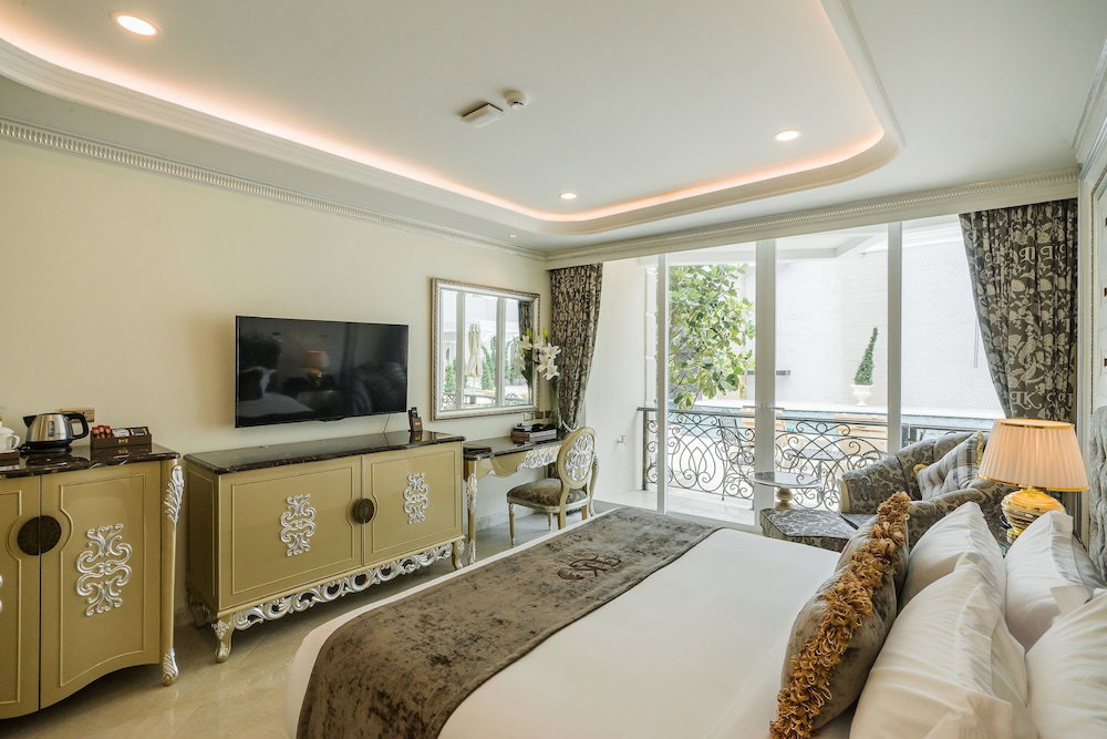 Lk Emerald Beach