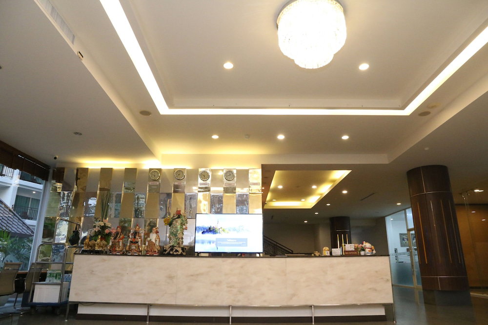 Crystal Palace Luxury Hotel