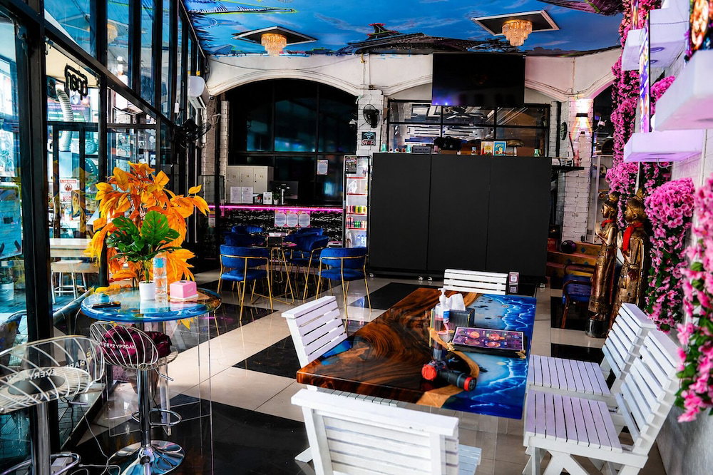 Hotel Hangover Hostel Patong