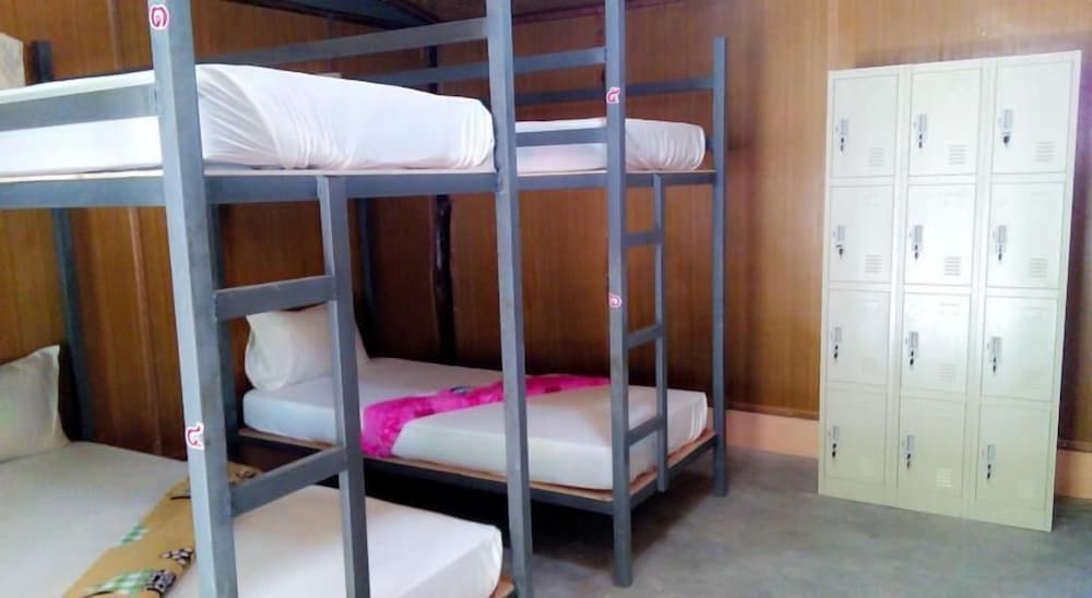 Hotel Funky Fish Hostel