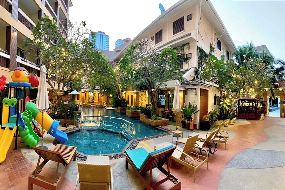 Hotel Aiyaree Place Hotel