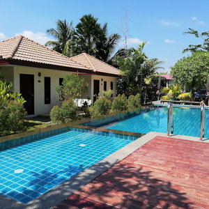 Hotel Laemsai Resort cazare Thalang
