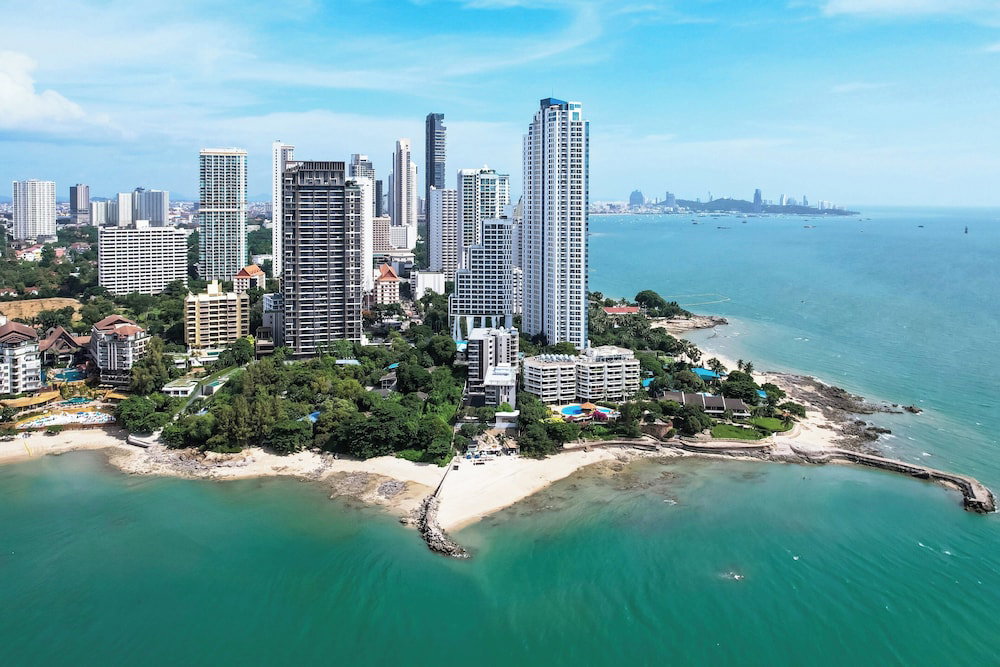 Hotel Mayaana Beach Resort Pattaya (Formerly Golden Tulip Pattaya Beach Resort)