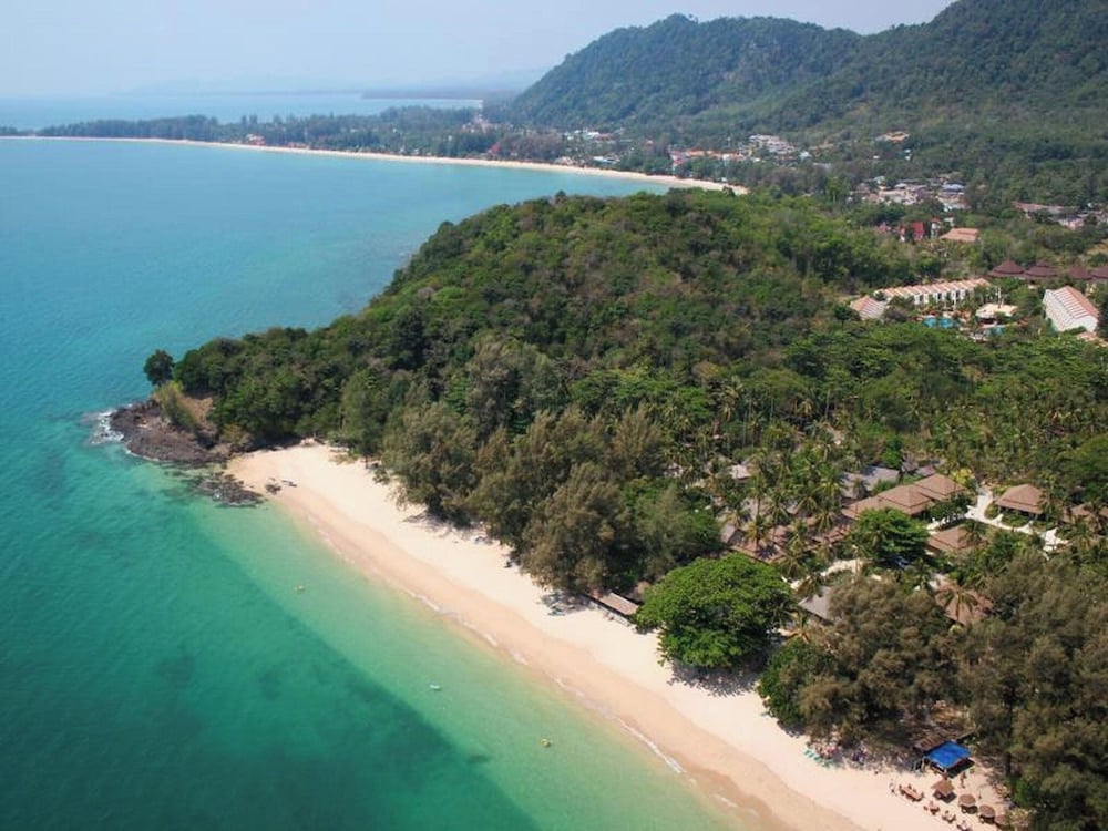 Hotel Hotel And Beach Bungalow At Lanta Resort