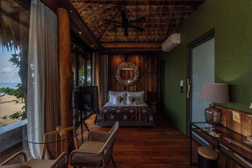 Hotel Sealord Naithon Beach Phuket