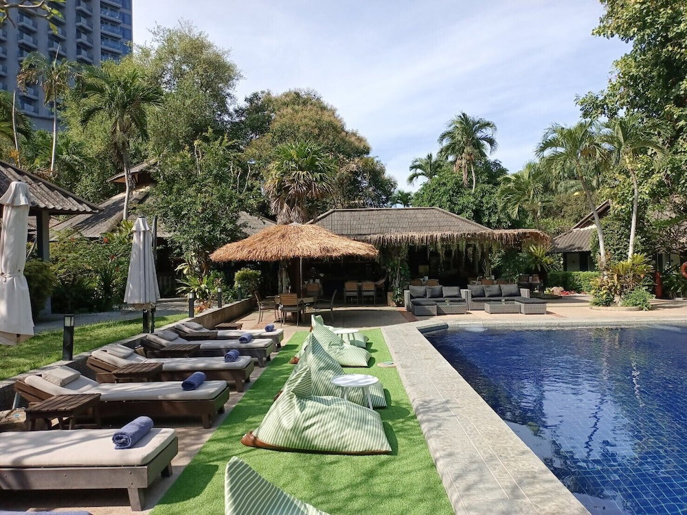 Hotel Let's Hyde Pattaya Resort & Villas