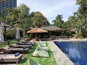 Hotel Let's Hyde Pattaya Resort & Villas cazare Na Kluea
