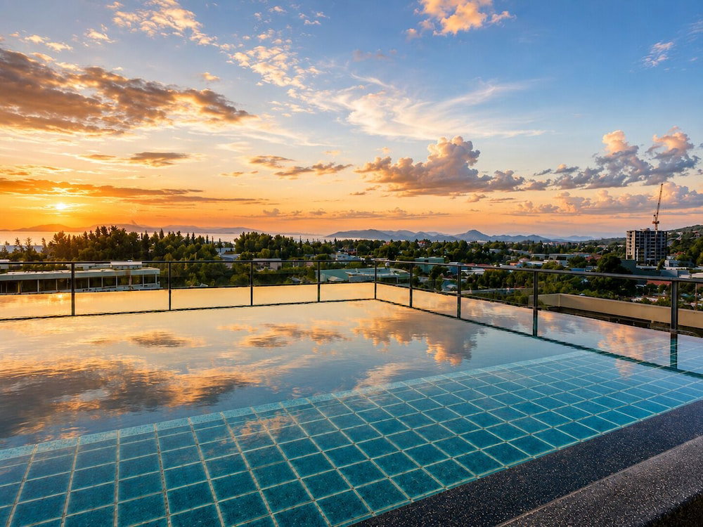 Hotel Aristo 1Br Coastal Escape In Surin Beach