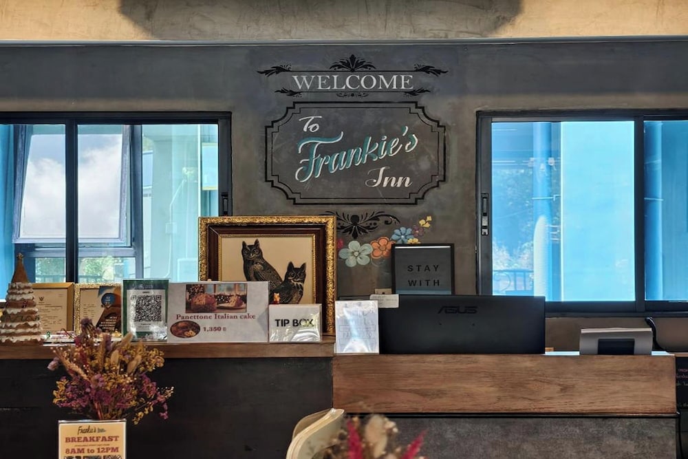 Frankie's Inn