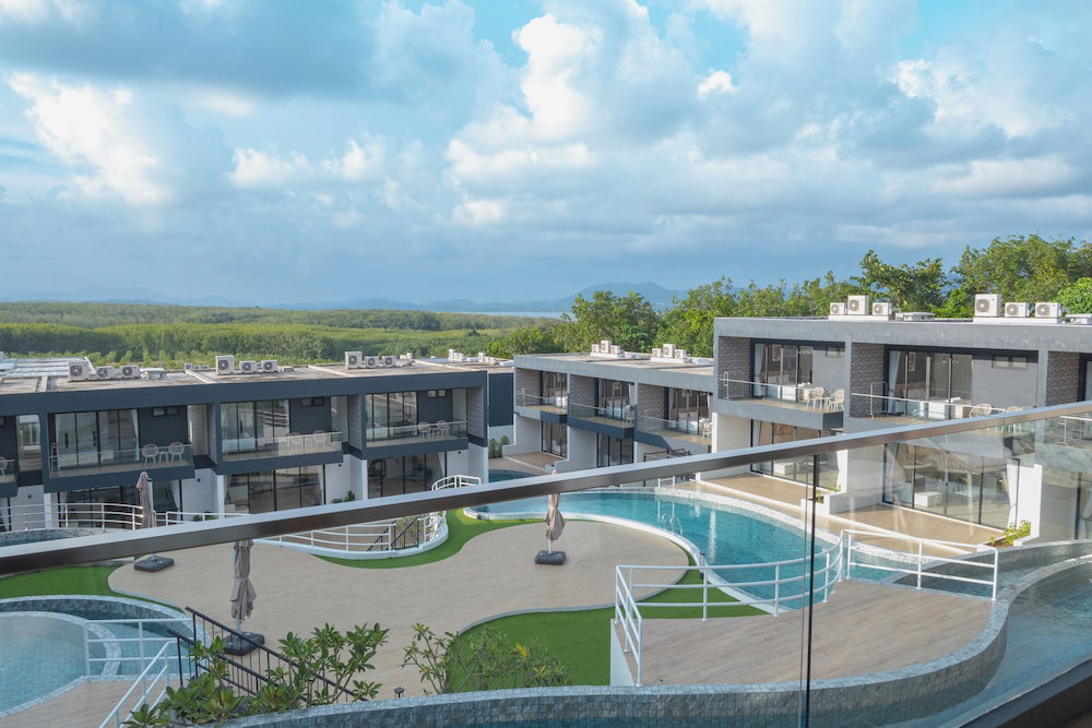 Hotel Elite Suites Villas Maikhao Phuket