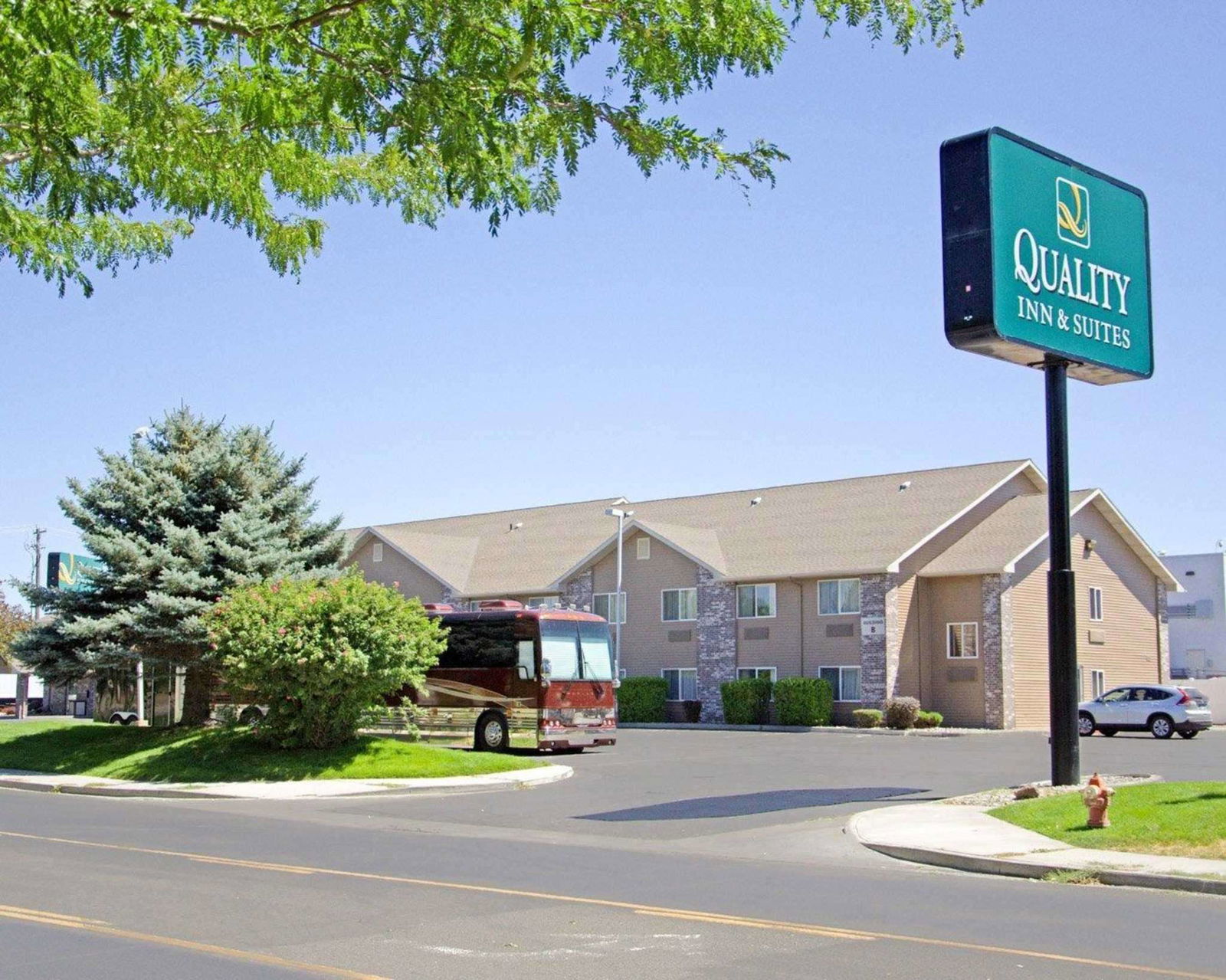 Hotel Quality Inn & Suites