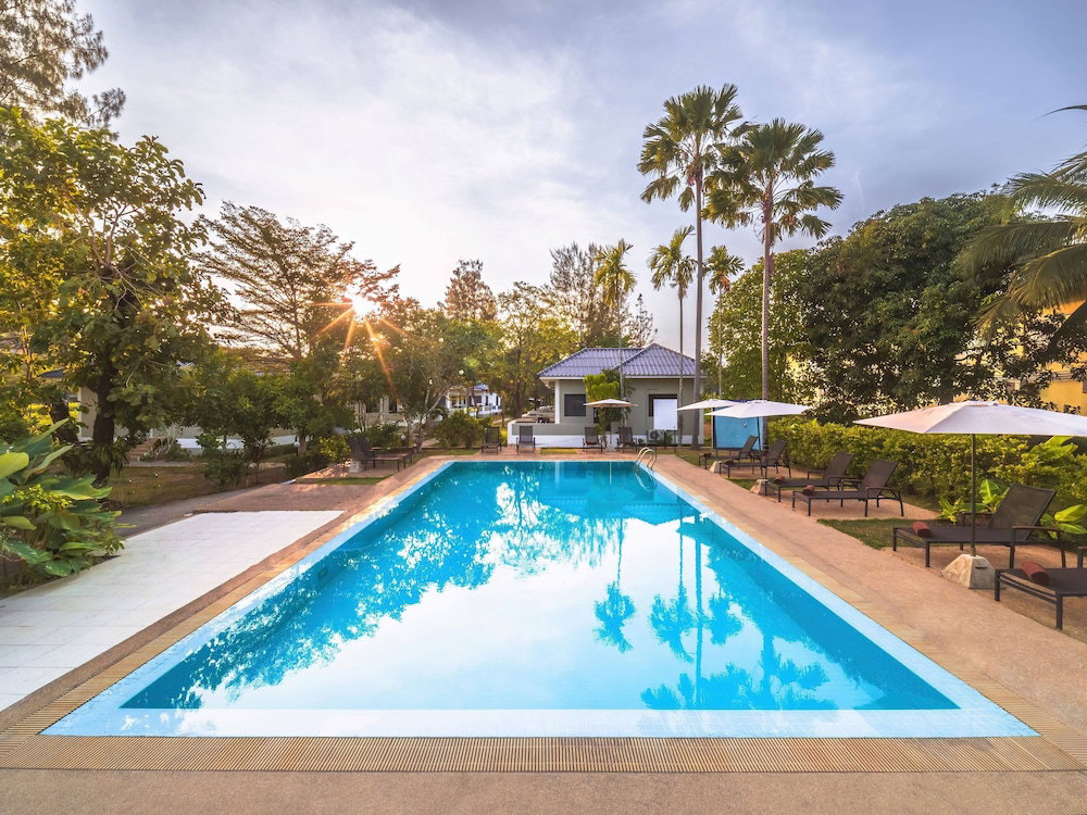 Hotel Isara Nai Yang Resort