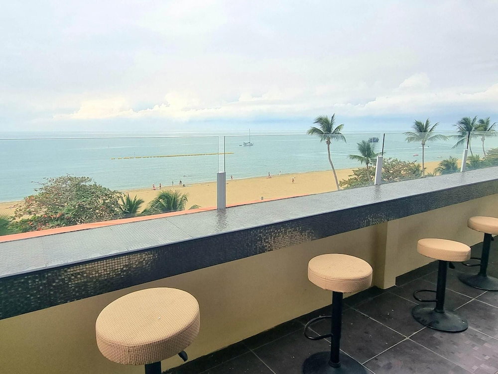 Hotel Happy Jomtien - Direct Beach Access, Sea View & Central Location