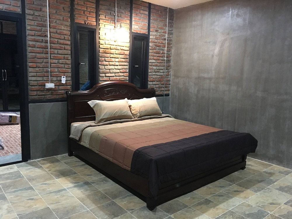 Peaceful House Surrounding By Nature Krabi Province