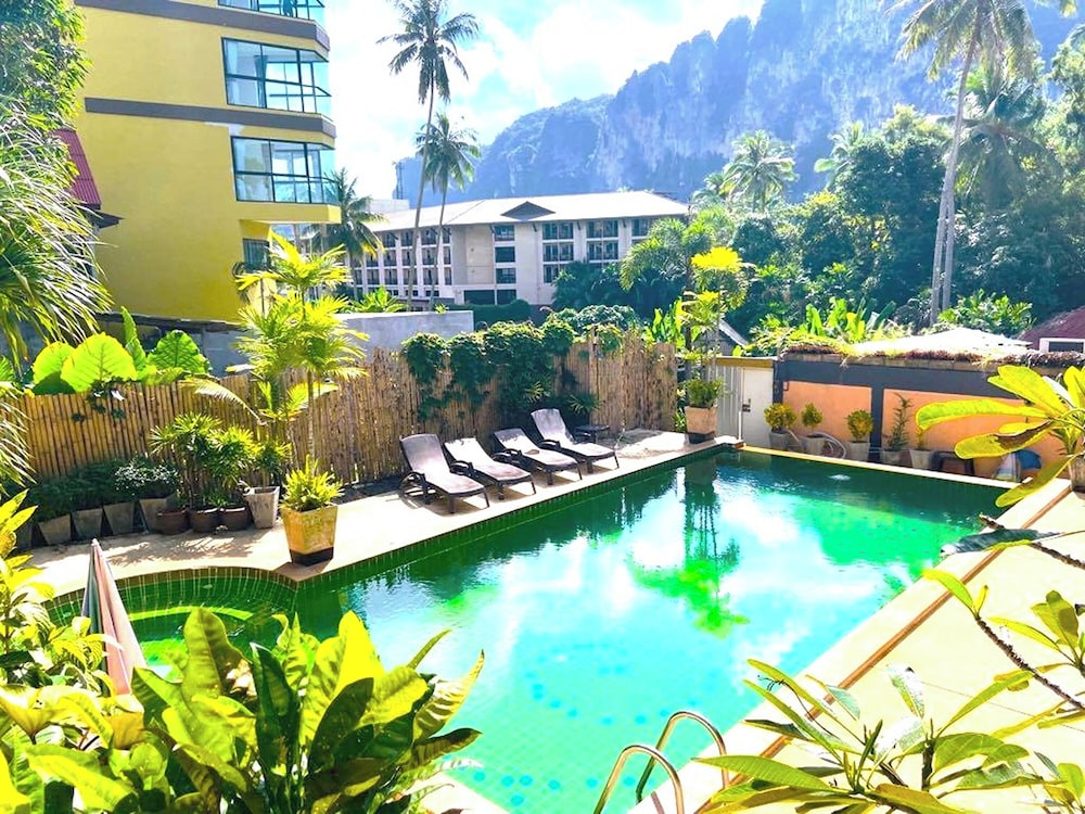 Hotel The Haleeva Aonang
