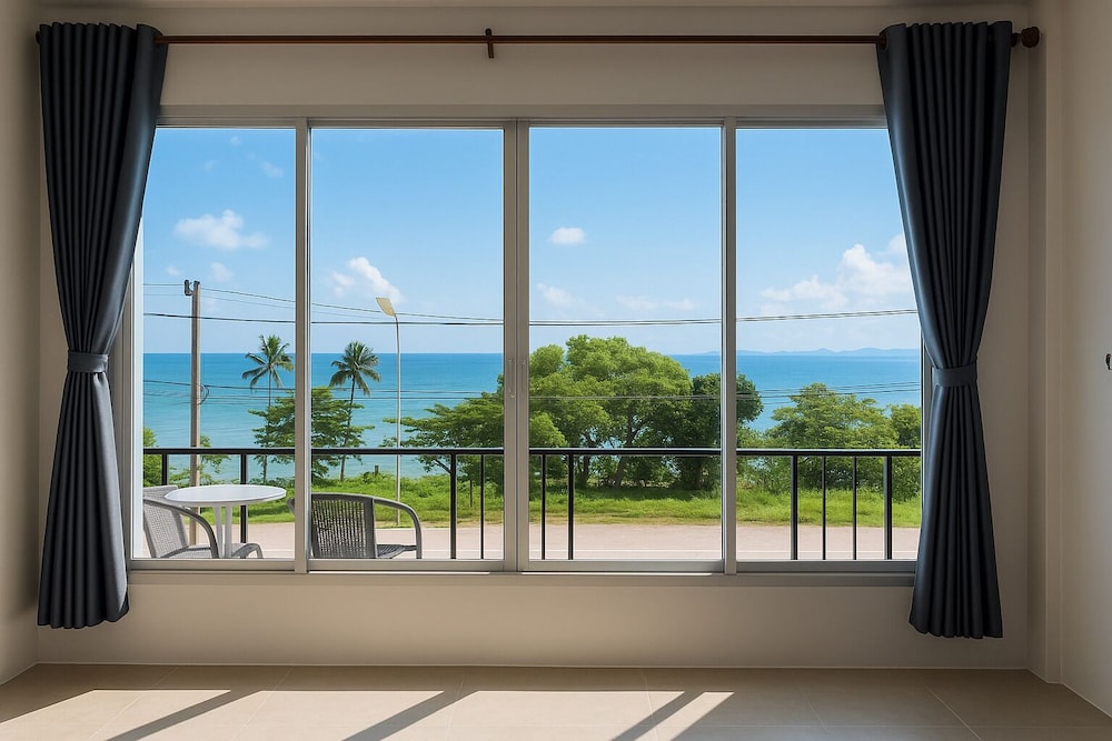 Hotel Srisuksan Klong Muang Beach