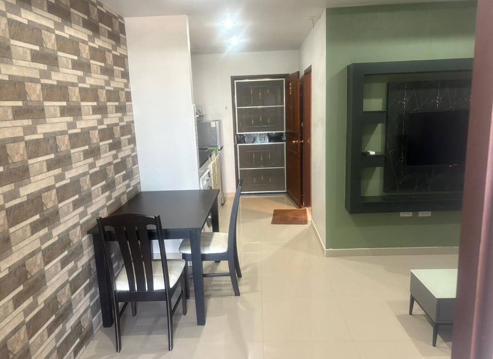 Hotel Large Condo Middle Of Jomtien, Near The Beach 42M2