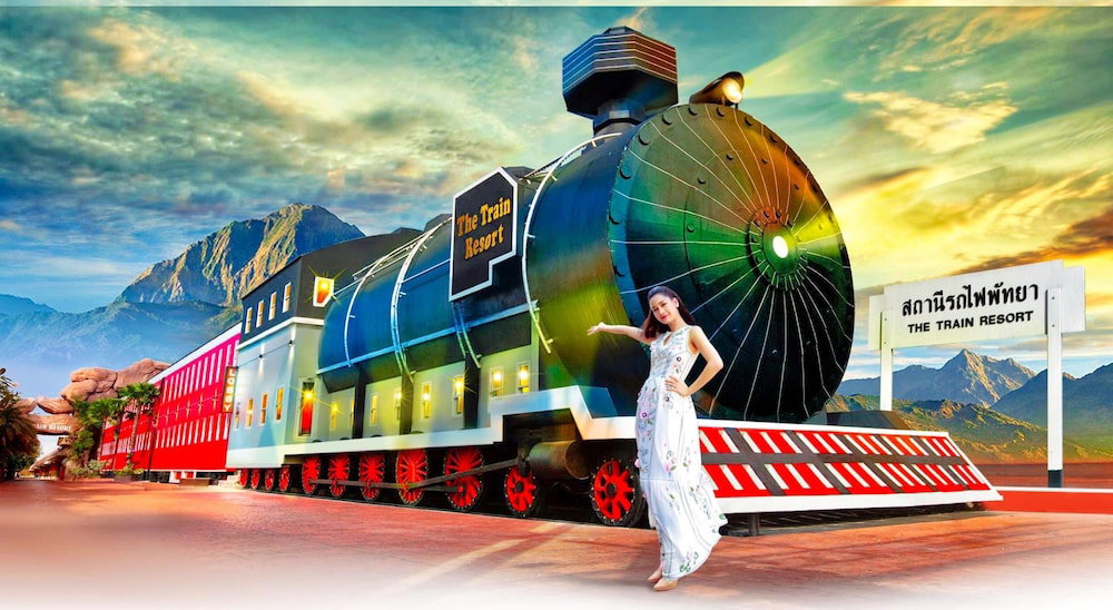 Hotel The Train Resort - Your Relaxing Resort With Large Pool & Jacuzzi