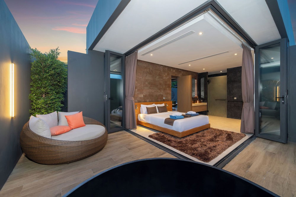 Luxury Pool Villa Near Naiyang-Coocon 18