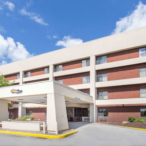 Hotel Baymont By Wyndham Davenport cazare Davenport