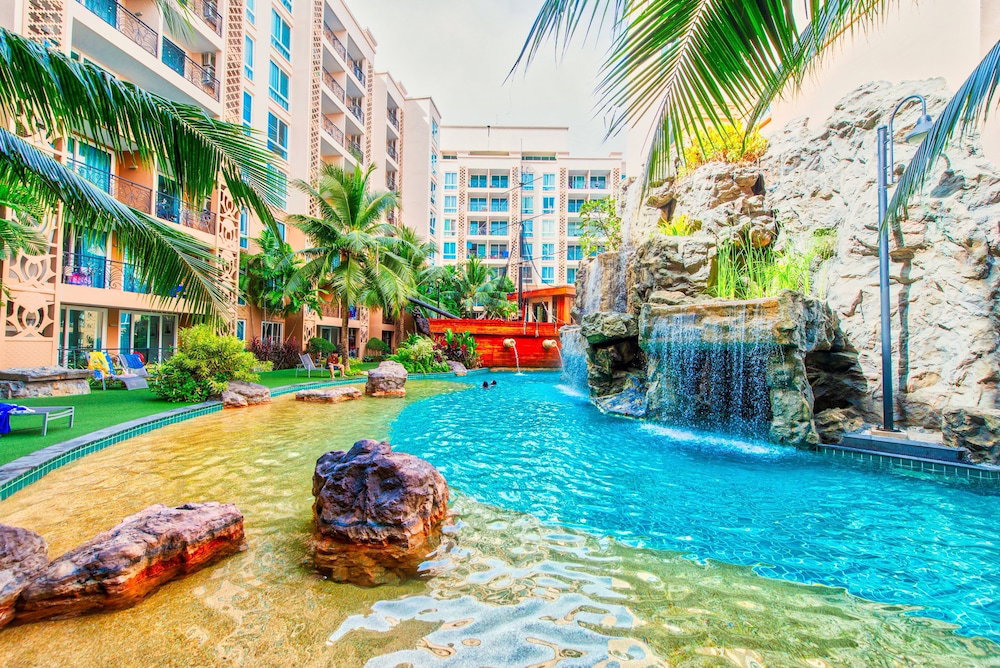 Hotel Atlantis Residence - Huge Saltwater Waterpark, Gym & Kids Playground - Free Parking