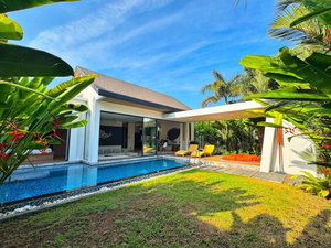 Hotel Blue Coral Luxury Villa cazare Suwannaphum