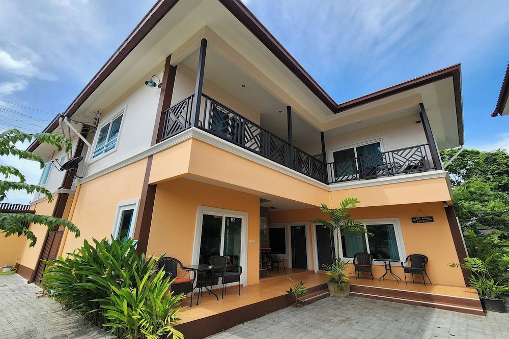 Hotel 99 House