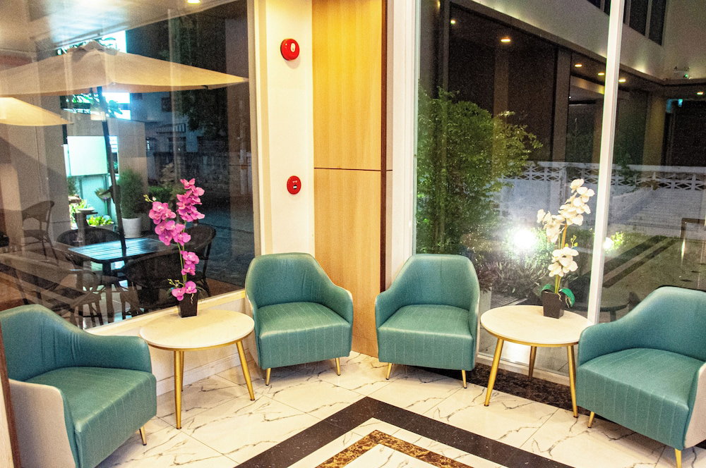 Ht9 Hotel