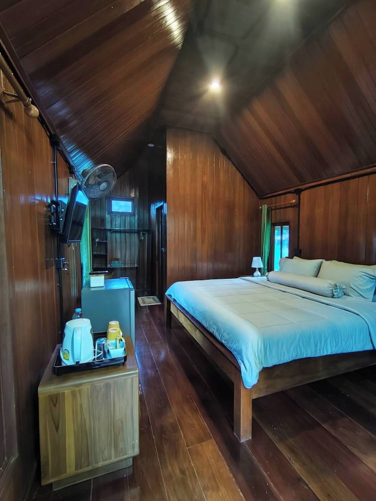 Hotel Escape To Nature In Ao Luek Tai With Thai-Style House